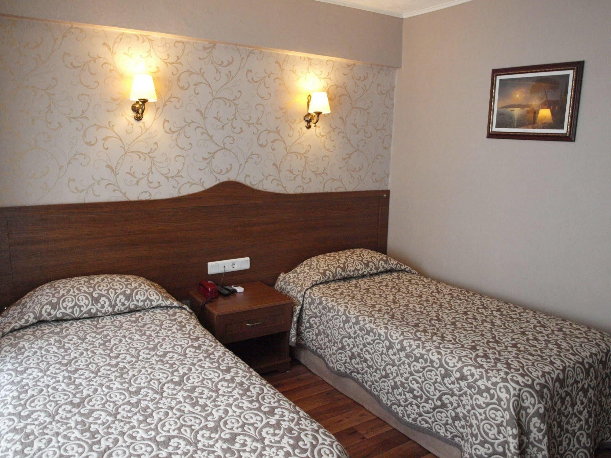 Hotel Nezih Истанбул Екстериор снимка