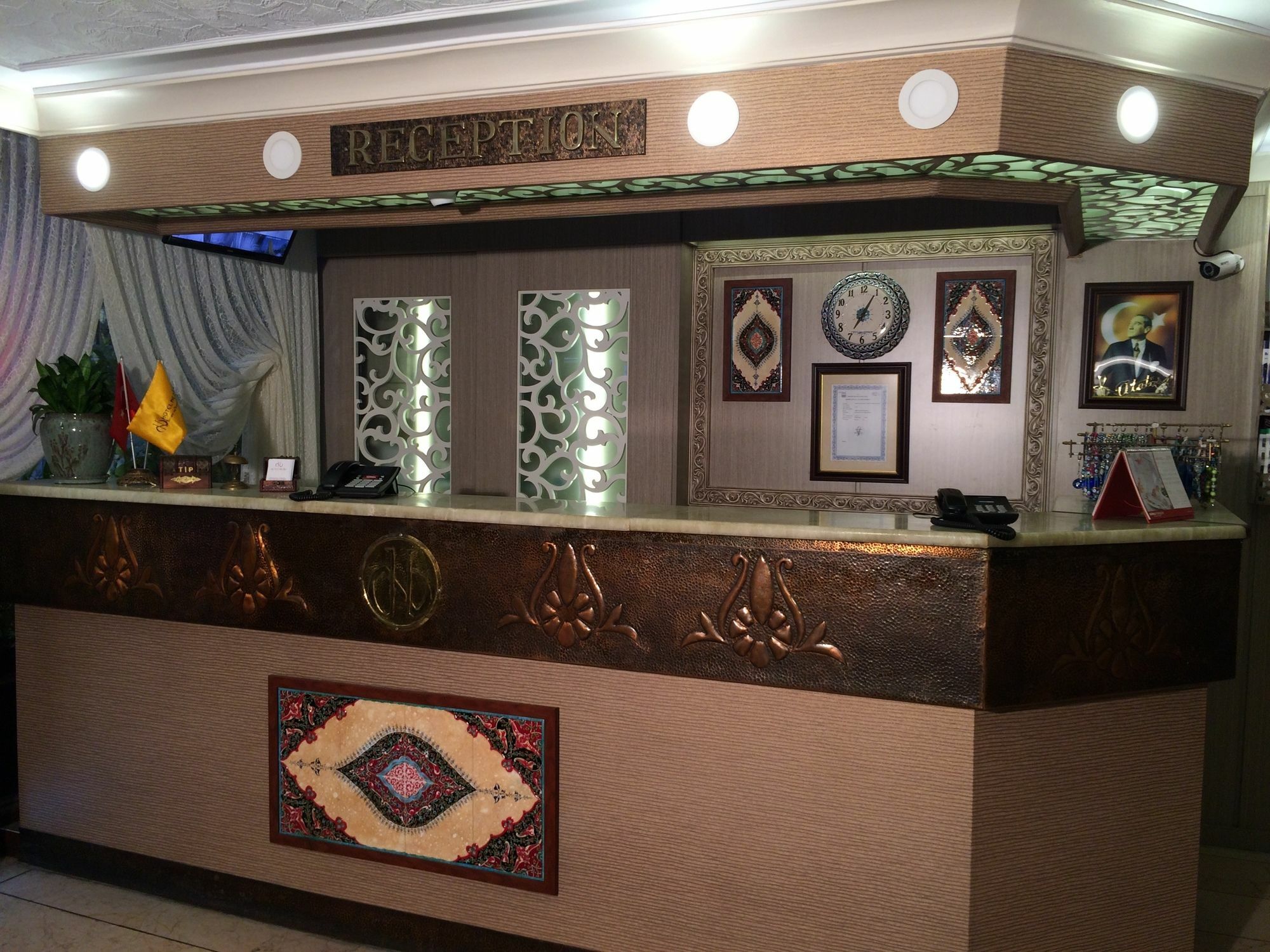 Hotel Nezih Истанбул Екстериор снимка